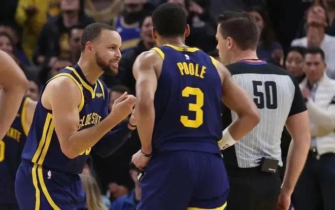 强调合规与 强调合规与